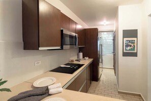 Condo, varias camas, Terraza, vista al océano (Selah) | Cocina privada