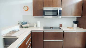 Condo, Multiple Beds, Terrace, Ocean View (Selah) | Private kitchen