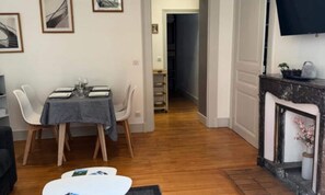 Dining - Apartment in Aix-les-bains Near Spa (Aix-les-Bains)