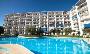 Outdoor pool - Apartment in Nerja Near Playa Burriana (Nerja)