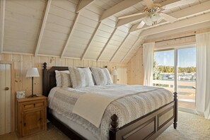 Desk, iron/ironing board, travel cot, WiFi - Home Sweet Home, Lakefront Vibes w/Dock & Hot Tub (Big Bear Lake)