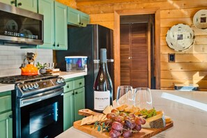 Fridge, microwave, oven, stovetop - Shadow Wood Lodge, w Hot Tub near Ski Slopes (Big Bear Lake)