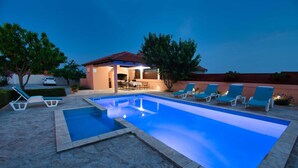 House | Pool | Indoor pool, outdoor pool - Holiday Home With Pool in Visocane (Policnik)