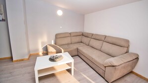 House | Living room | Fireplace - Holiday Home With Pool in Visocane (Policnik)