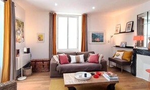 Living area - Villa Barriere - House 25m From the Grande Plage (Les Sables-d'Olonne)