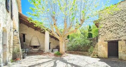 Houses & Villas for 15 People