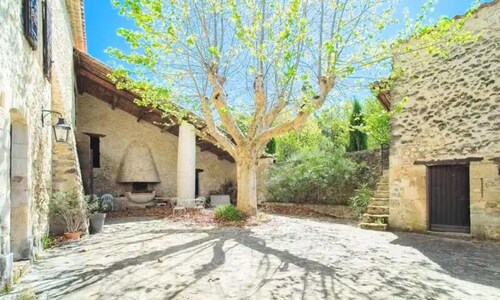 House in Reillanne With Pool & Nature Views