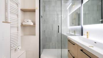Apartment | Bilik Mandi | Pengering rambut, tuala disediakan