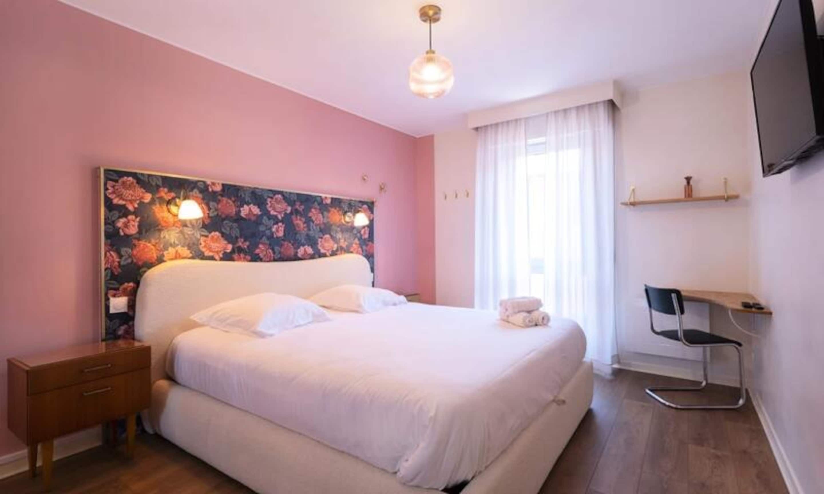 Apartment | 2 bedrooms, iron/ironing board, bed sheets