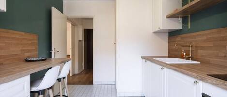 公寓 | 私人廚房 | 高腳椅、廚房用具/餐具/器皿