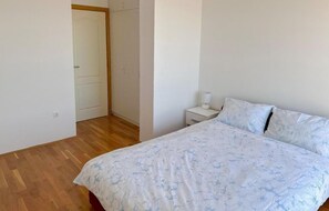 4 bedrooms, travel cot, free WiFi - Beautiful home in Podstrana (Podstrana)