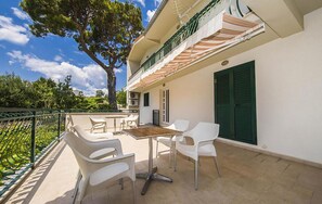 Outdoor dining - Cozy home in Podstrana with private swimming pool, can be inside or outside (Podstrana)