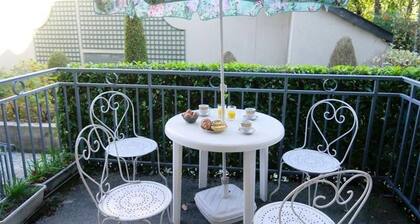 Luchon Casino Area - 1-bedroom Apartment FOR 4 People - Balcony - Parking