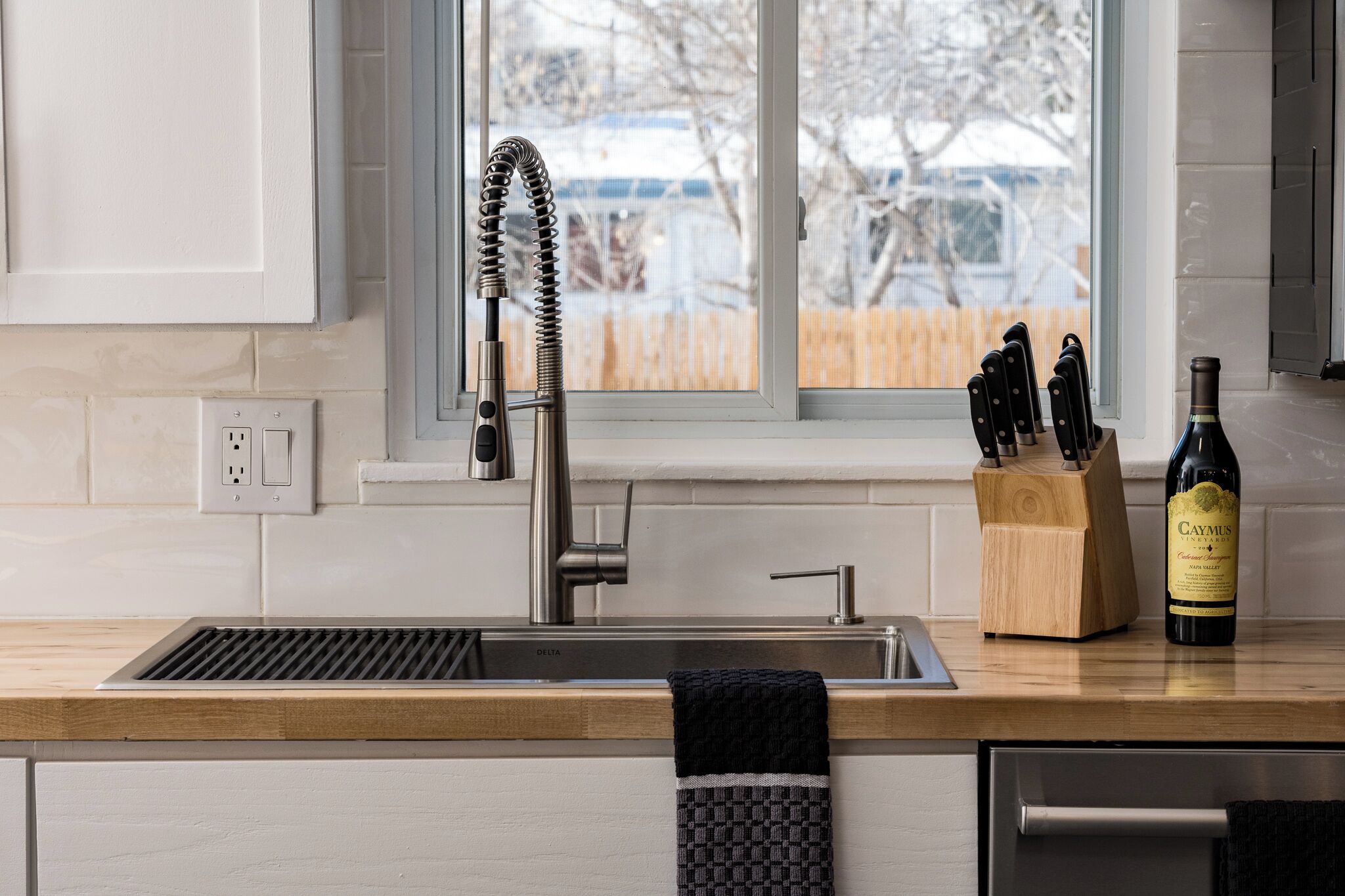 Micro-ondes, four, plaque de cuisson, lave-vaisselle