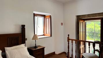 Individually furnished, bed sheets