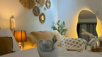 1 bedroom, iron/ironing board, internet, bed sheets