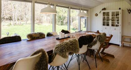 Lovely home in Grenaa with WiFi