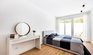 Fer et planche à repasser