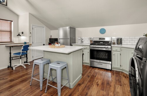 New! The South Hill Nook, 4 min to Manito Park