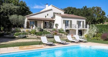 Houses & Villas for 7 People