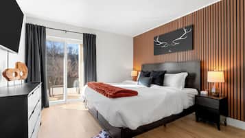 2 bedrooms, in-room safe, iron/ironing board, WiFi (free)