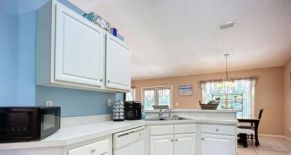 NEAR Fleming island LUXE-POOL-FIRE pit-games-more