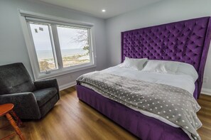 5 bedrooms, desk, iron/ironing board, free WiFi