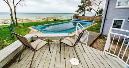 5 Bedroom Waterfront Cottage