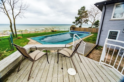5 Bedroom Waterfront Cottage