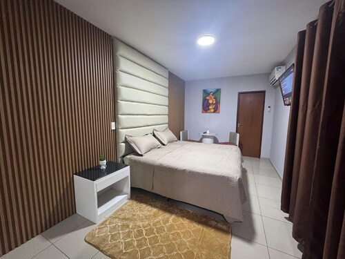 Exclusive Condominium Home - Resort Style Living with Pool and Parks ‍♂️