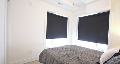 Executive 1 Bedroom Plus Office in Walkable Central Location