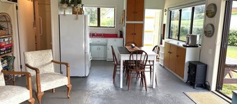 Quintessential Kiwi Bach - “Cherub”