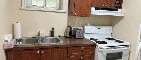 電子レンジ、オーブン、コンロ