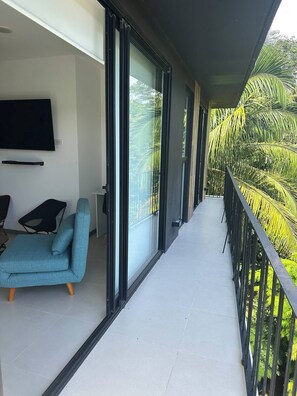 Terrace/patio - Lakeview luxurious apt w/ beach & mountain access (Playa Hermosa)