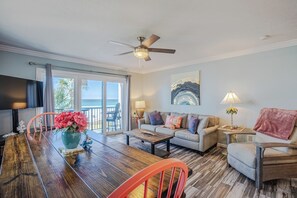 Smart TV - Enjoy Peace, No Crowds at the beachfront Saltwater Sanctuary, Walk to Tootsie's (Panama City Beach)