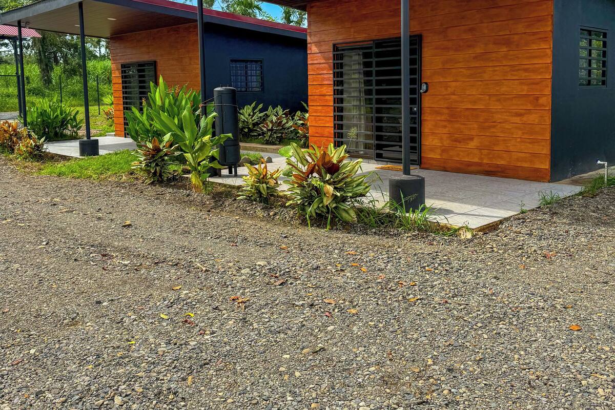 Basic-Zimmer, Balkon, Bergblick | Verdunkelungsvorhänge, kostenloses WLAN