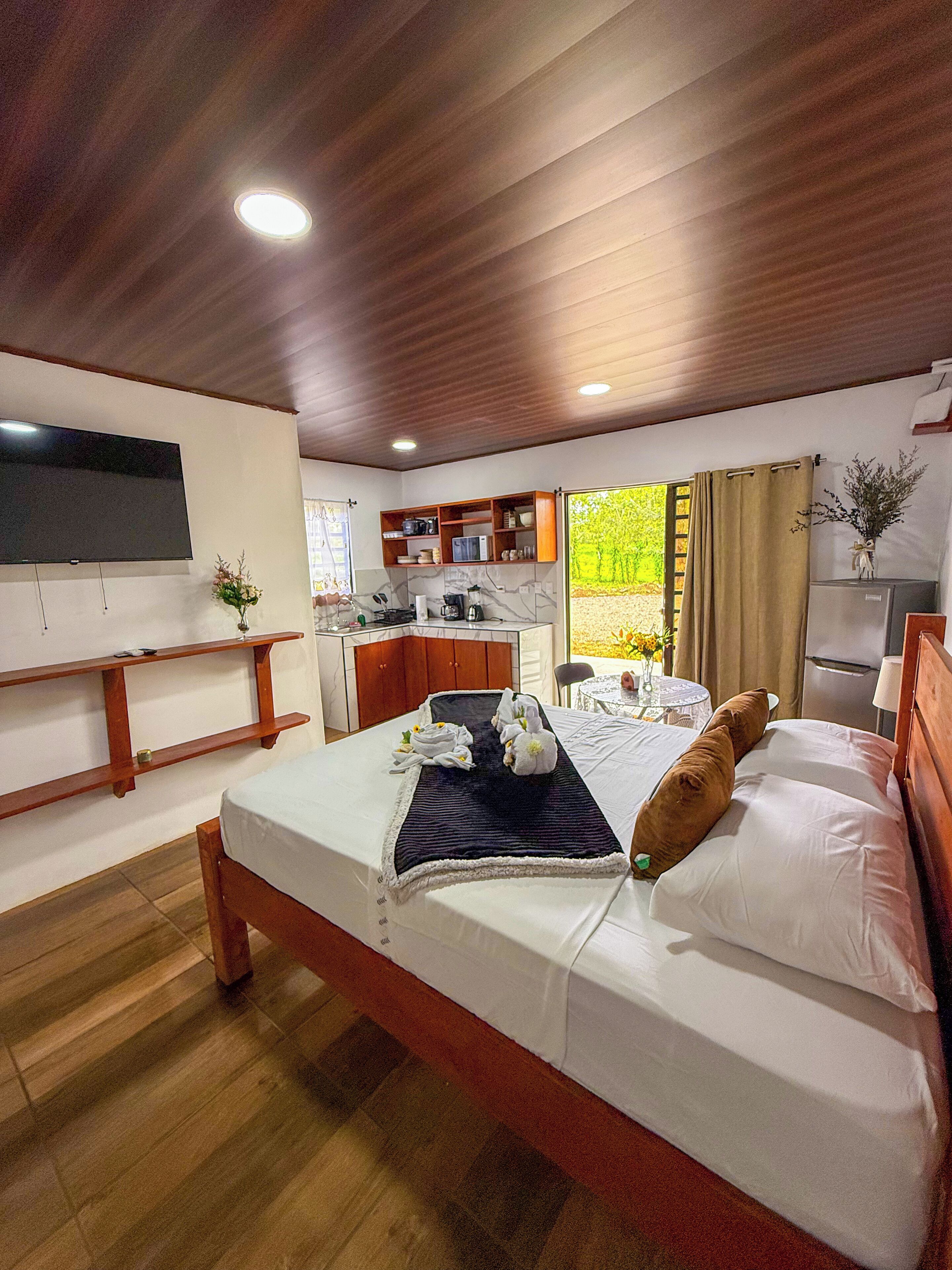 ستائر تعتيم وواي فاي مجانًا وملاءات أسرّة