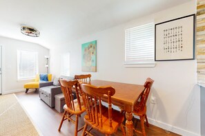 Interior - Modern cozy house with full kitchen, dining & living area, TV, close to downtown (Austin)