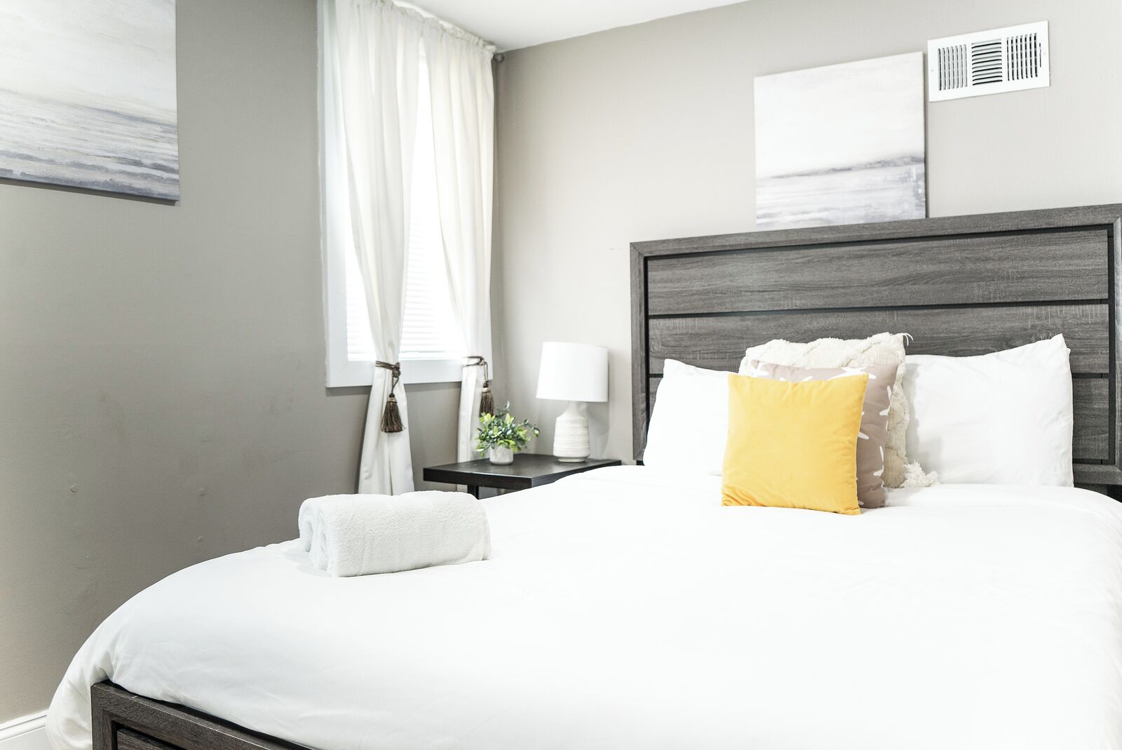 3 chambres, fer et planche à repasser, Wi-Fi, draps fournis