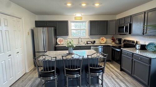 Welcome to The Savannah Suite!  Renovated 3 bedroom apartment in charming Lewes.