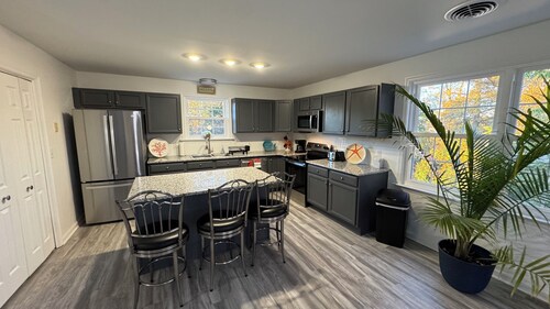 Welcome to The Savannah Suite!  Renovated 3 bedroom apartment in charming Lewes.