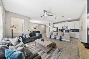 TV - Gorgeous Town House Close To Disney (Davenport)