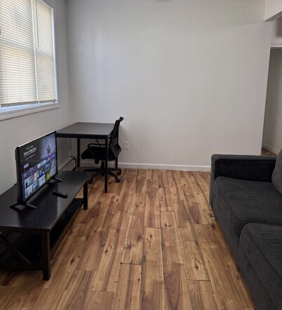 4-bedroom house, NYC bus 1-block away, MetLife Stadium FIFA World Cup 30 minutes