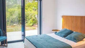 5 bedrooms, iron/ironing board, travel crib, WiFi