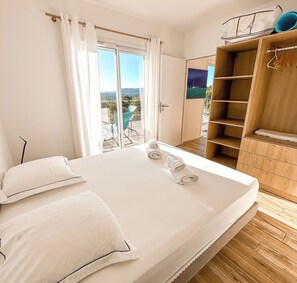 4 bedrooms, iron/ironing board, travel cot, WiFi - Casa Luna Di Santa Lucia (sainte lucie de Porto-Vecchio)