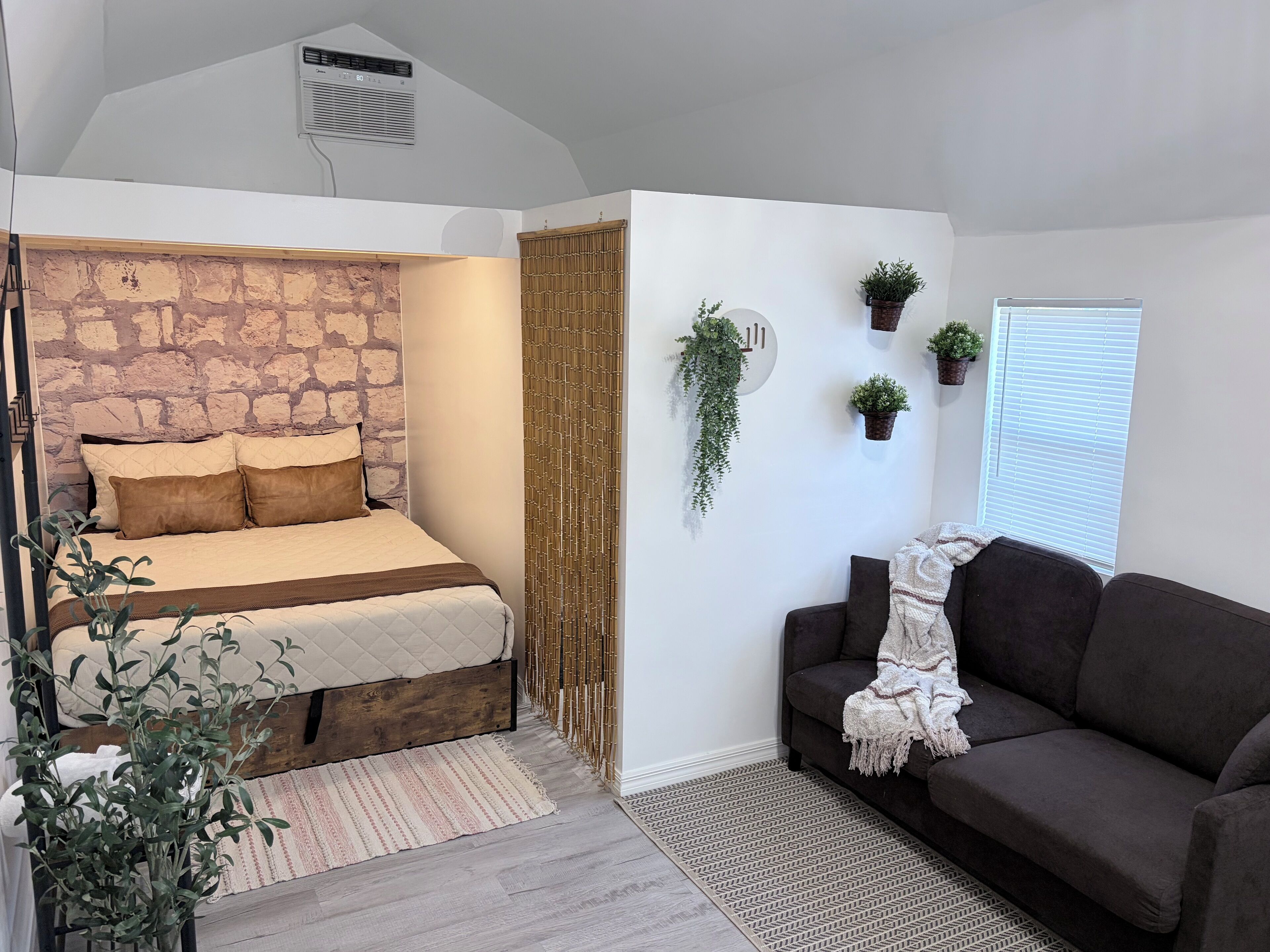 Bügeleisen/Bügelbrett, Internetzugang, Bettwäsche