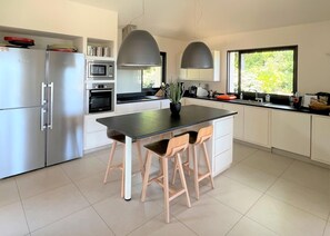Fridge, microwave, oven, stovetop - Villa A Muredda Di Olmuccio (Zonza)