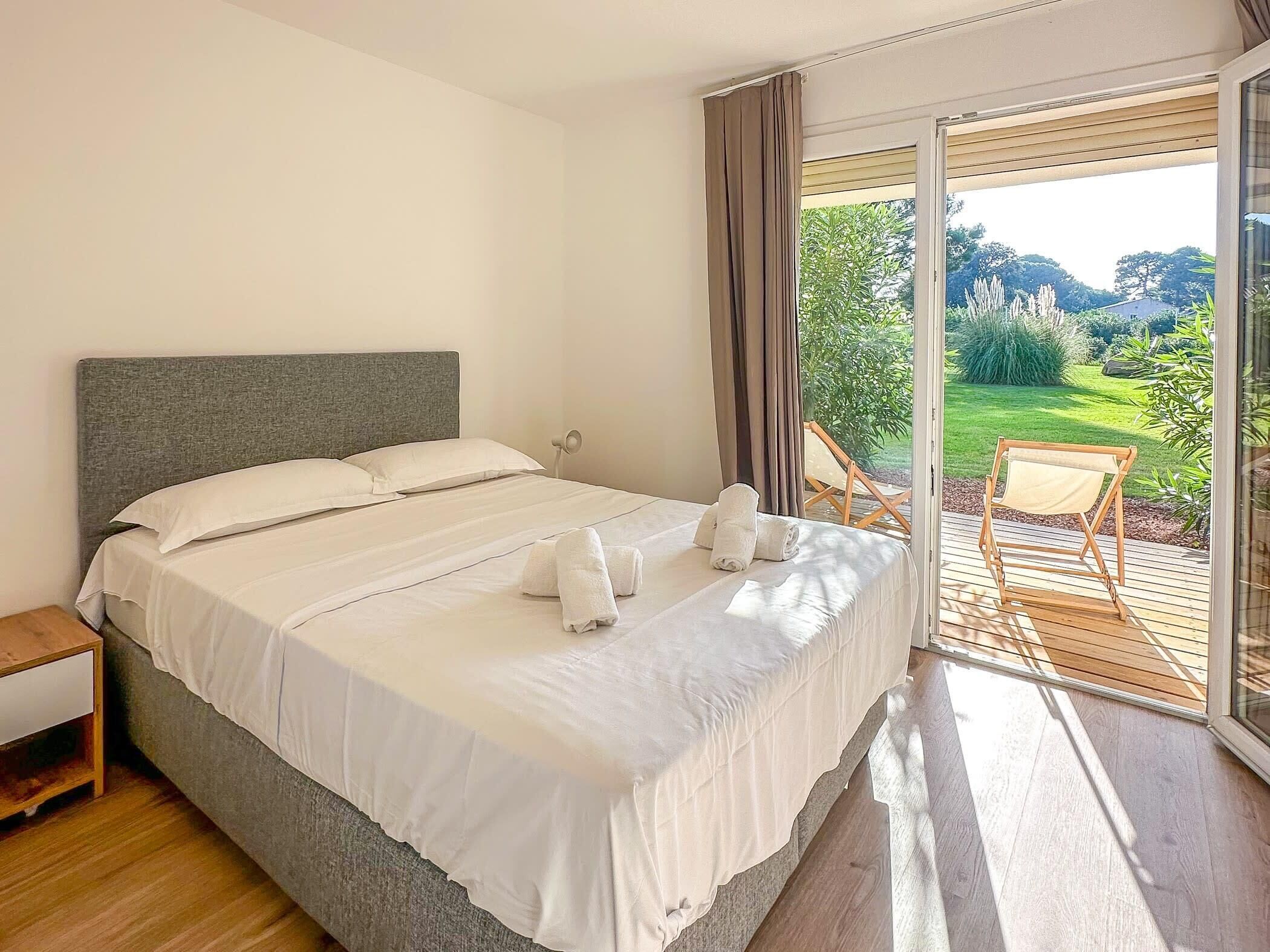 3 bedrooms, travel cot, WiFi, bed sheets