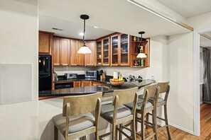 Microwave, oven, stovetop, dishwasher - The Lily Pad-1700sqft Exec Suite. Kitchen, Office, Gym, theater. Shared Entrance (Broomfield)