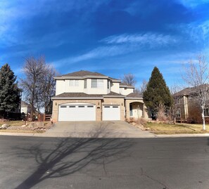 Exterior - The Lily Pad-1700sqft Exec Suite. Kitchen, Office, Gym, theater. Shared Entrance (Broomfield)